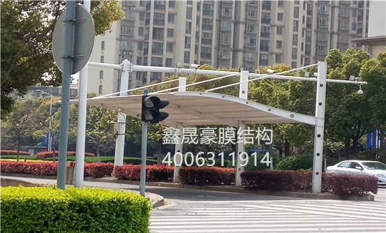 靖江交通路口膜結(jié)構(gòu)遮陽雨棚